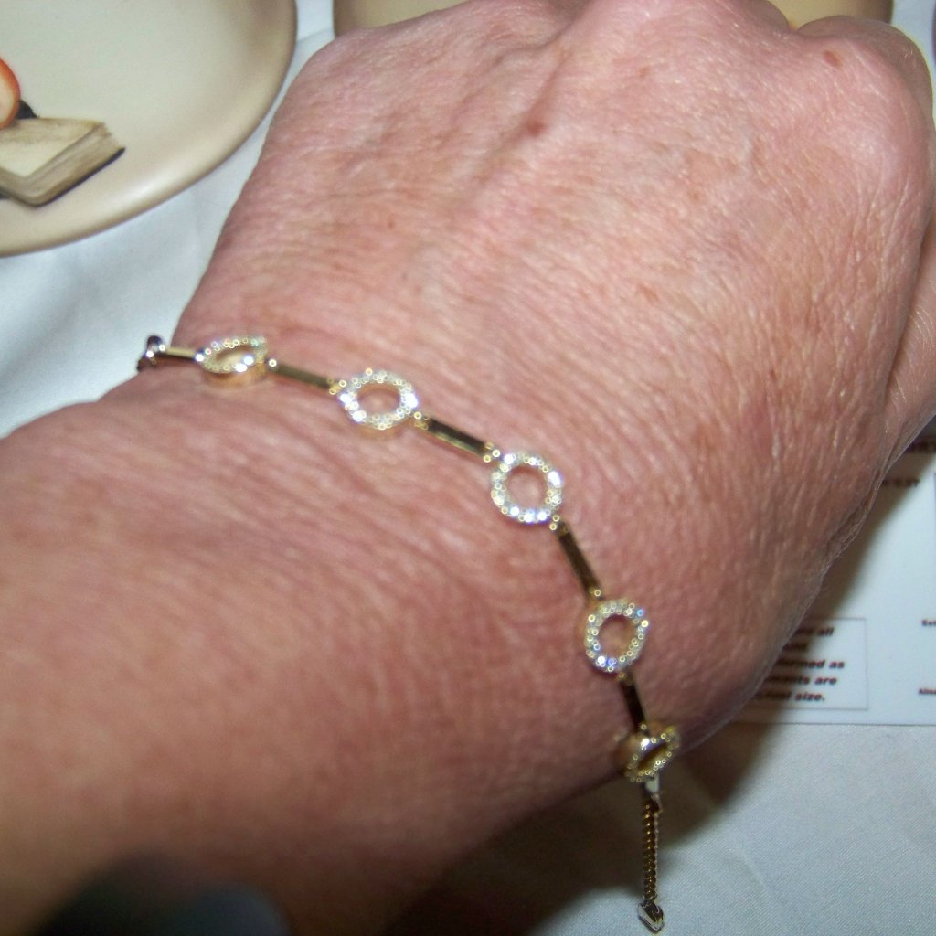 18 Kt Yellow Gold Bracelet With Diamond Circles